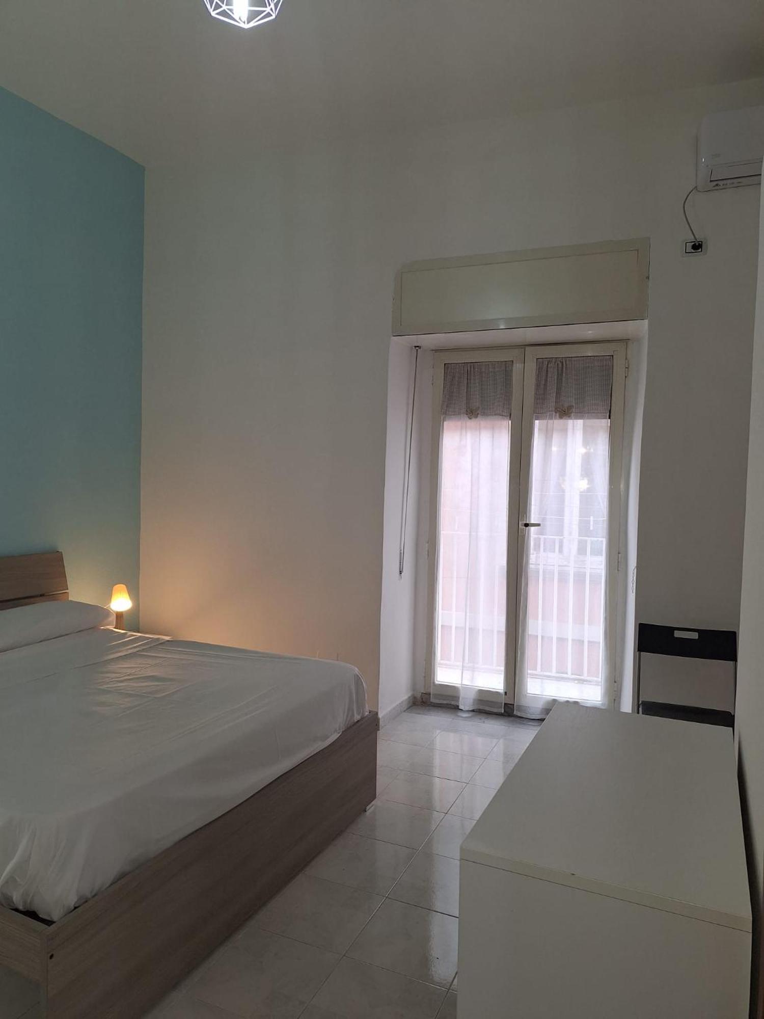 Cisterna'S House Hotell Neapel Rum bild